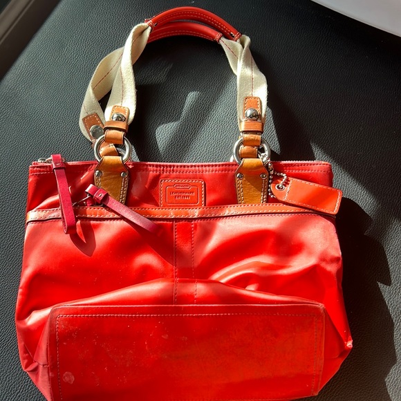 Red coach purse - Picture 1 of 3